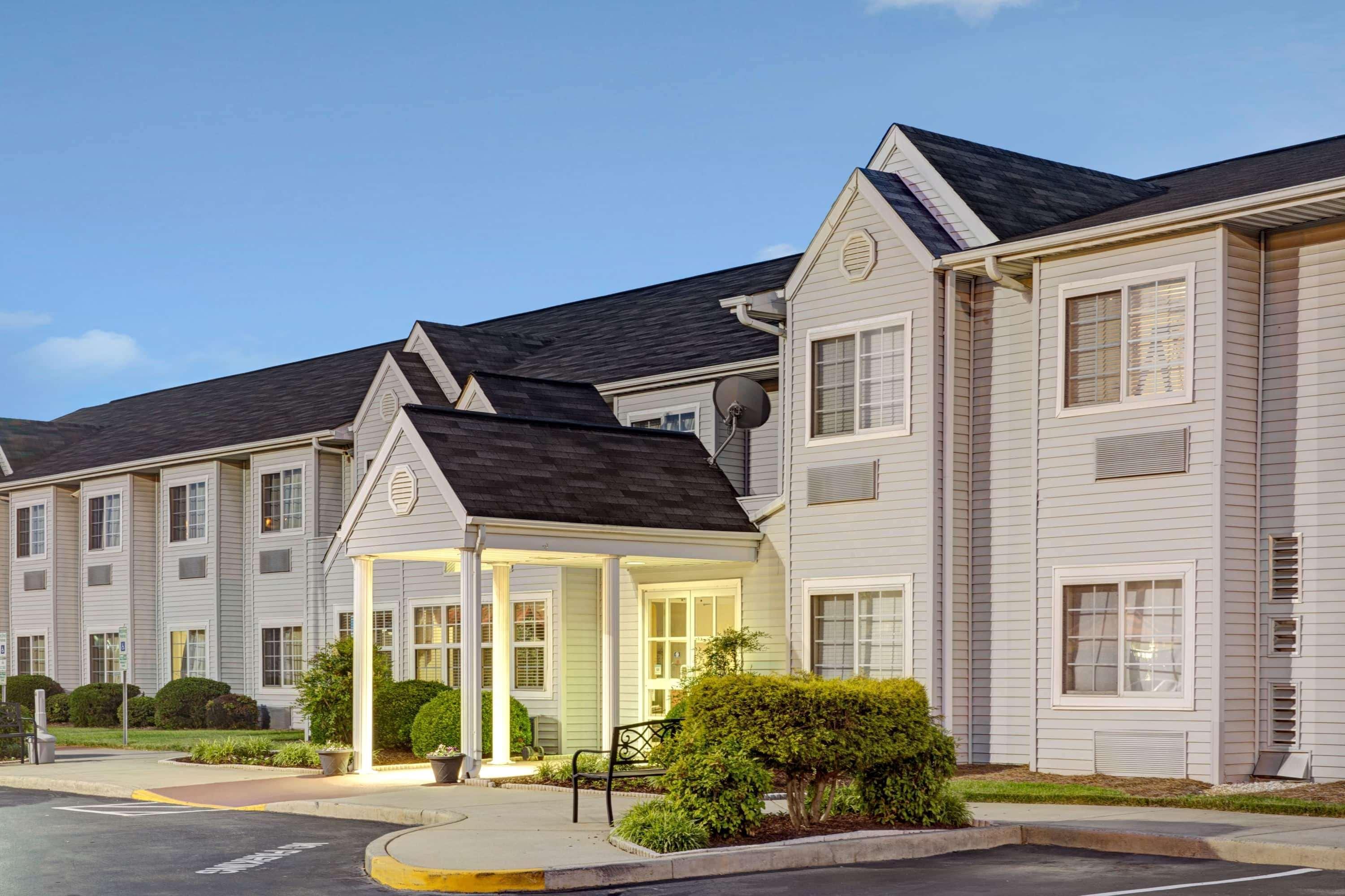 Microtel Inn & Suites By Wyndham Burlington Exterior foto